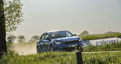 Christian Lemke feiert seinen ersten Cupsieg im ADAC Opel Electric Rally Cup